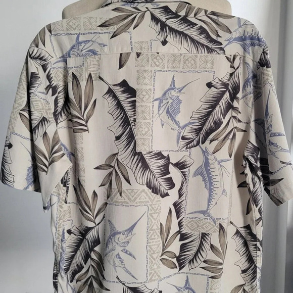 Caribbean Men’s Silk Blend Button Up Sailfish Hawaiian Shirt (Size: M) - Picture 10 of 16